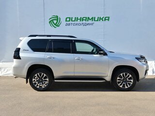 2022 Toyota Land Cruiser Prado 150 Series Рестайлинг 3, серебристый, 5950000 рублей, вид 4