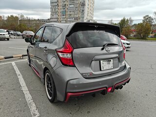 2019 Nissan Note Nismo S e-Power II Рестайлинг, серый, 1640000 рублей, вид 3