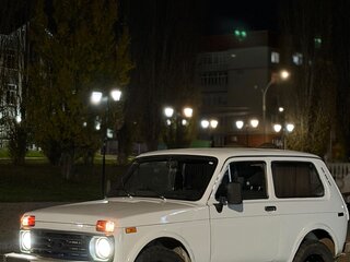 1993 Lada (ВАЗ) 2121 (4x4) I Рестайлинг, белый, 135500 рублей, вид 2