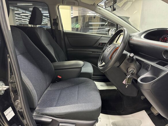 2018 Toyota Sienta II, чёрный, 1390000 рублей - вид 19