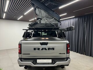 2024 Ram 1500 Quad Cab V Рестайлинг, серый, 8990000 рублей, вид 4
