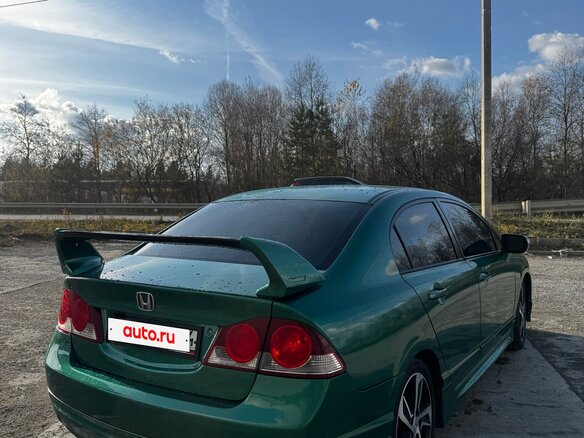 2008 Honda Civic VIII Рестайлинг, серебристый, 1200000 рублей - вид 2