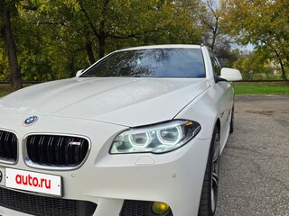 2012 BMW 5 серии 530d xDrive VI (F10/F11/F07), белый, 2600000 рублей, вид 4