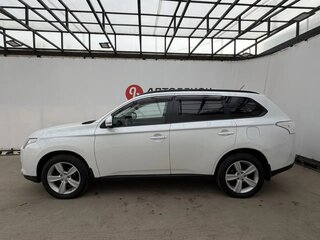 2013 Mitsubishi Outlander III, белый, 1420000 рублей, вид 2