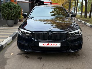 2019 BMW 5 серии 520d xDrive VII (G30/G31/G38), чёрный, 4200000 рублей, вид 3