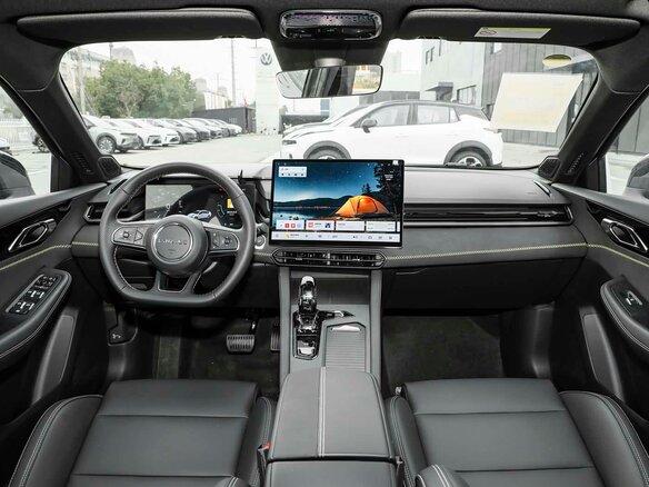 2026 Lynk & Co 03 I Рестайлинг 2, чёрный - вид 1