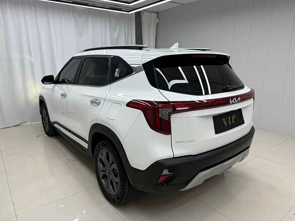 2023 Kia Seltos I, белый, 1860000 рублей - вид 3