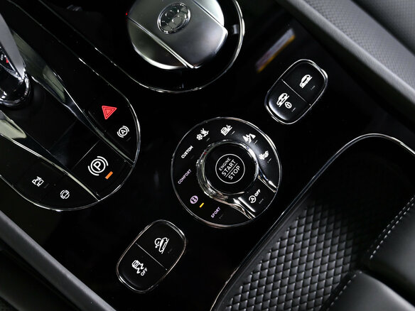 2025 Bentley Bentayga I Рестайлинг, чёрный, 45000000 рублей - вид 29