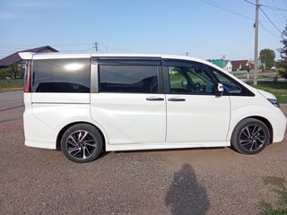 2016 Honda Stepwgn V, белый, 1970000 рублей, вид 1
