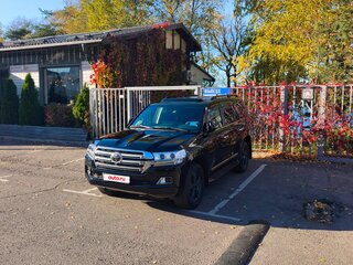 2018 Toyota Land Cruiser 200 Series Рестайлинг 2, чёрный, 6500000 рублей, вид 3
