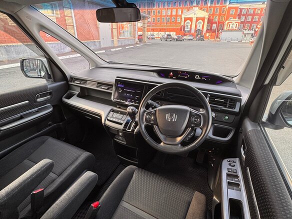 2018 Honda Stepwgn Spada V Рестайлинг, белый, 2100000 рублей - вид 7