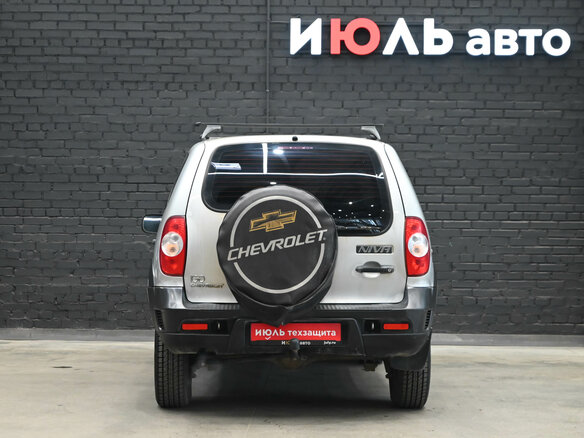 2011 Chevrolet Niva I Рестайлинг, серебристый - вид 5