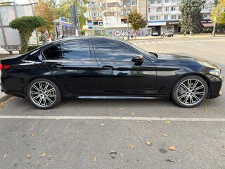 2019 BMW 5 серии 540i VII (G30/G31/G38), чёрный, 4990000 рублей, вид 4