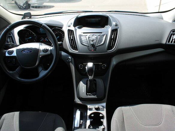 2016 Ford Kuga II, красный - вид 10