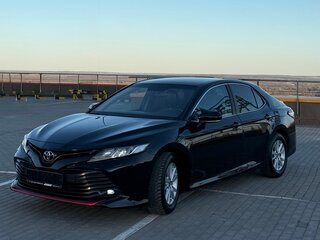 2020 Toyota Camry VIII (XV70), чёрный, 2499000 рублей, вид 4
