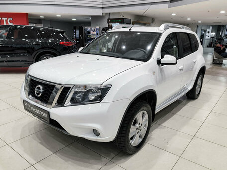 Nissan Terrano III (D10)