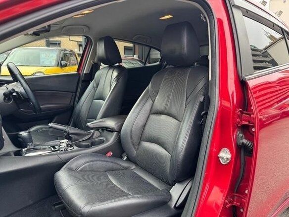 2018 Mazda Axela III Рестайлинг, красный, 1180000 рублей - вид 10