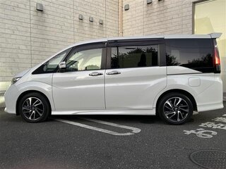 2017 Honda Stepwgn Spada V, белый, 1470000 рублей, вид 3