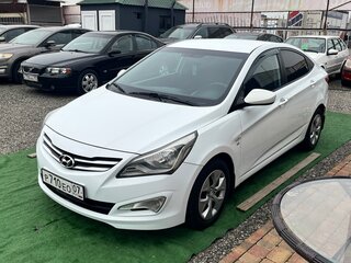 2015 Hyundai Solaris I Рестайлинг, белый, 950000 рублей, вид 3
