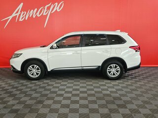 2017 Mitsubishi Outlander III Рестайлинг 2, белый, 1830000 рублей, вид 2