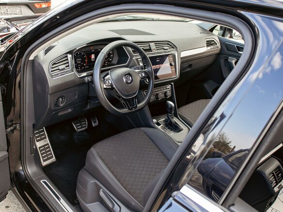 2019 Volkswagen Tiguan II, чёрный, 2655000 рублей - вид 14