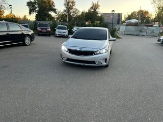 2017 Kia Forte II Рестайлинг, серый, 900000 рублей, вид 2