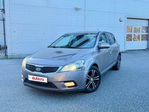 2010 Kia Ceed I Рестайлинг, бежевый, 715000 рублей