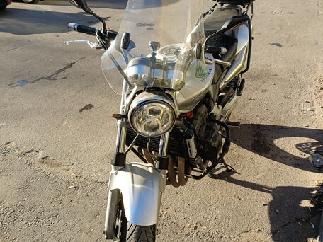 2002 Honda CB 900F Hornet, серебристый, 450000 рублей, вид 1
