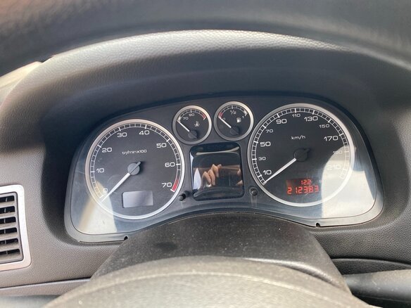 2004 Peugeot 307 I, красный, 300000 рублей - вид 12