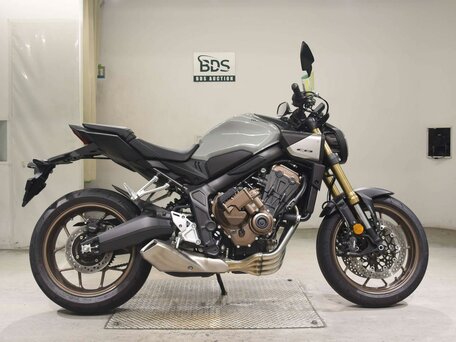 2026 Honda CB 650R, серый, 1377000 рублей, вид 2