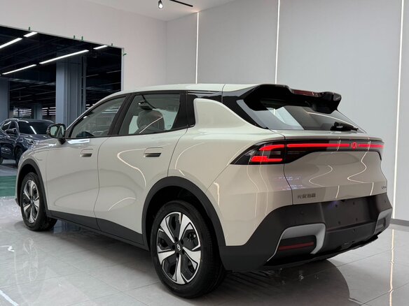 2026 Changan Qiyuan Q05 51.9 kWh II, бежевый, 2250000 рублей - вид 5