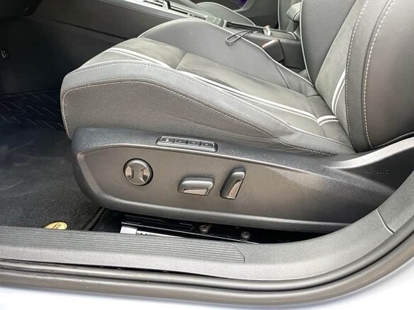 2023 Volkswagen Golf VIII, серый, 1884000 рублей - вид 13