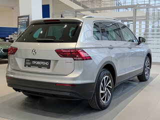 2018 Volkswagen Tiguan II, серебристый, 2490000 рублей, вид 5