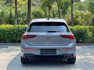 2022 Volkswagen Golf VIII, серебристый, 1587000 рублей, вид 5
