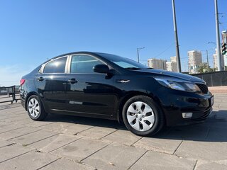 2017 Kia Rio III Рестайлинг, чёрный, 1035000 рублей, вид 1