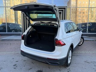 2021 Volkswagen Tiguan II Рестайлинг, белый, 3065000 рублей, вид 5