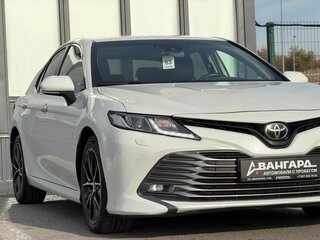 2018 Toyota Camry VIII (XV70), белый, 2380000 рублей, вид 4