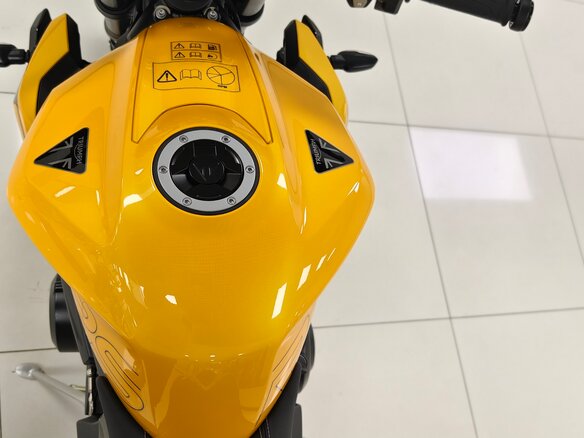 2025 Triumph Street Triple, жёлтый, 1550000 рублей - вид 36