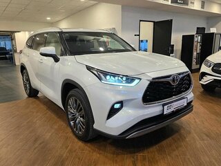 2026 Toyota Highlander IV (XU70), белый, 5650000 рублей, вид 3
