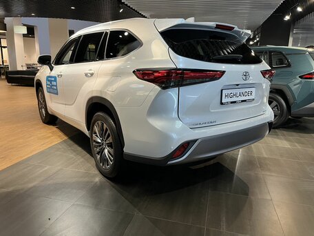 2026 Toyota Highlander IV (XU70), белый, 5450000 рублей, вид 4