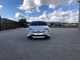 2017 Toyota Prius IV (XW50), белый, 1650000 рублей, вид 3