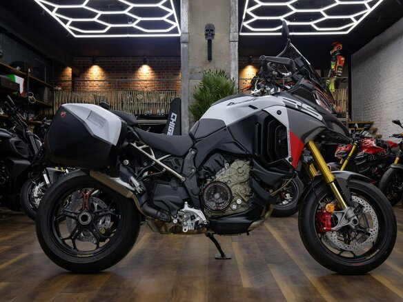 2026 Ducati Multistrada V4, белый, 4490000 рублей - вид 1