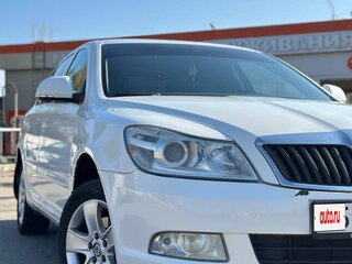 2011 Skoda Octavia II (A5) Рестайлинг, белый, 550000 рублей, вид 4