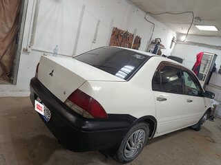 2000 Mitsubishi Lancer Cedia IX, белый, 185999 рублей, вид 2