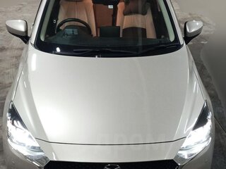 2021 Mazda 2 III (DJ) Рестайлинг, бежевый, 1600000 рублей, вид 1