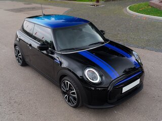 2021 Mini Hatch Cooper III (F55/F56) Рестайлинг 2, чёрный, 3790000 рублей, вид 1