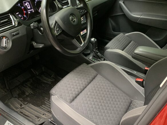 2016 Skoda Rapid I, красный, 1300000 рублей - вид 10
