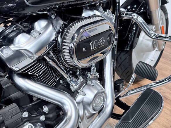 2019 Harley-Davidson Fat Boy, чёрный, 1799000 рублей - вид 26