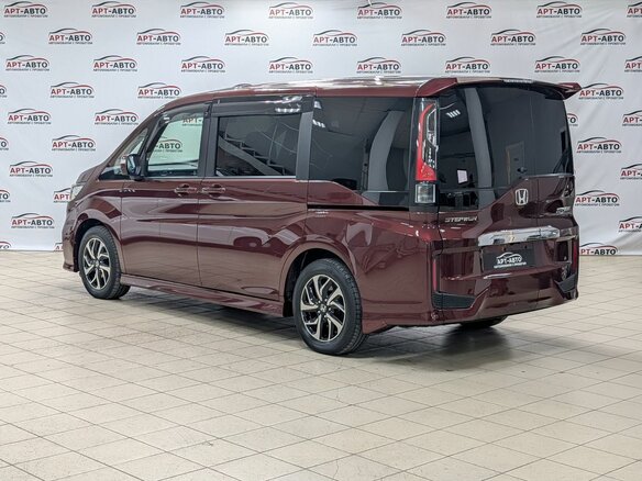 2018 Honda Stepwgn Spada V Рестайлинг, красный, 2599000 рублей - вид 3