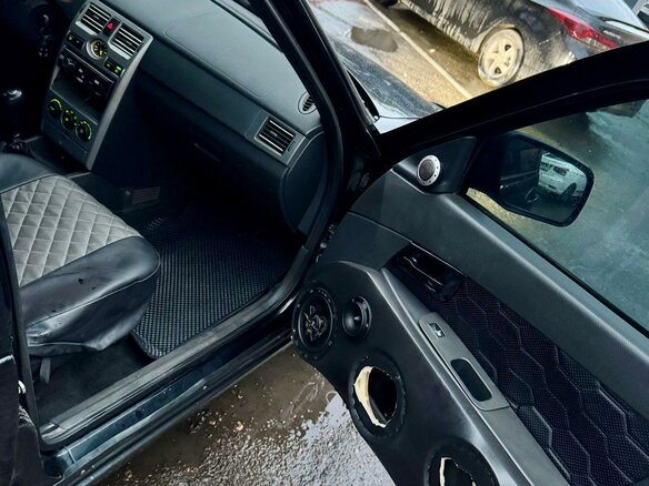 2011 Lada (ВАЗ) Priora I, чёрный, 267000 рублей - вид 13